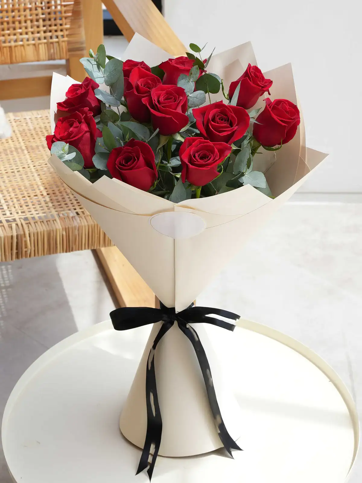 13 red roses bouquet flowers in kundu