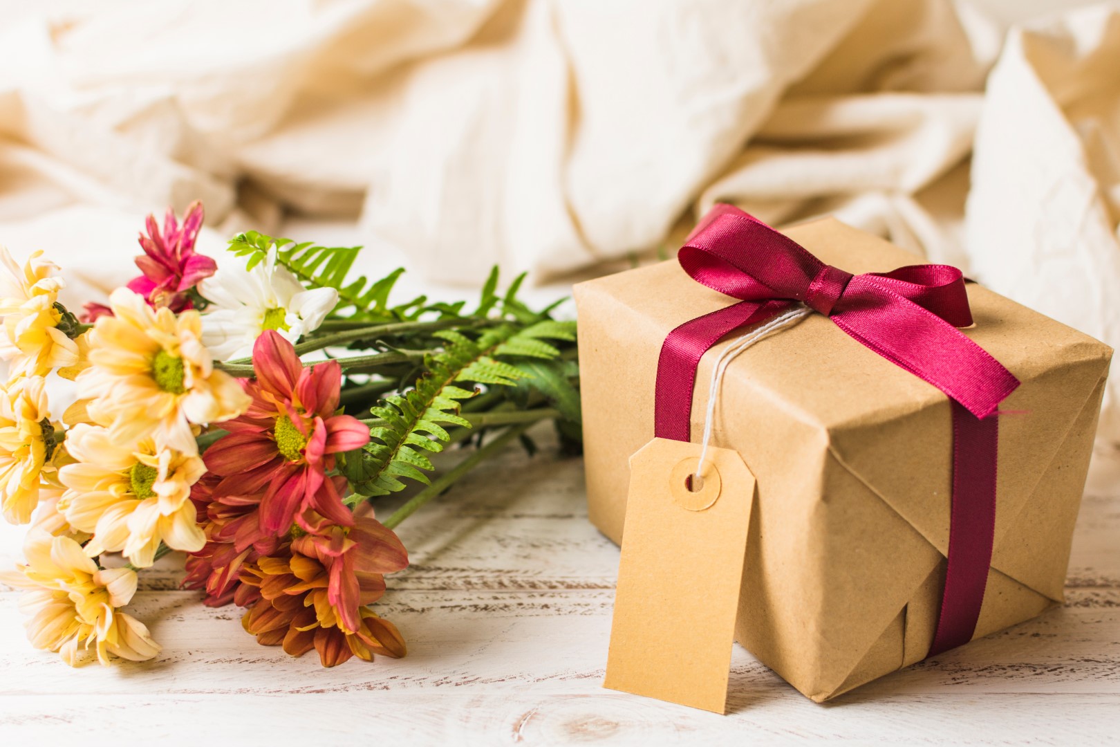 present box with brown tag flower bunch table Large